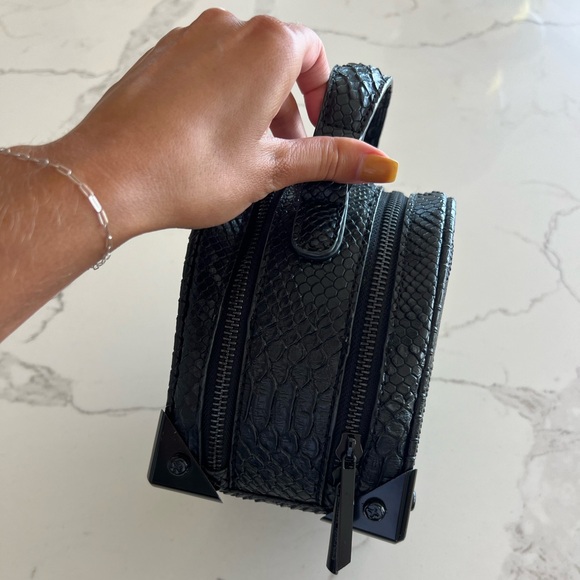 Faux snake structured handbag - Picture 2 of 5